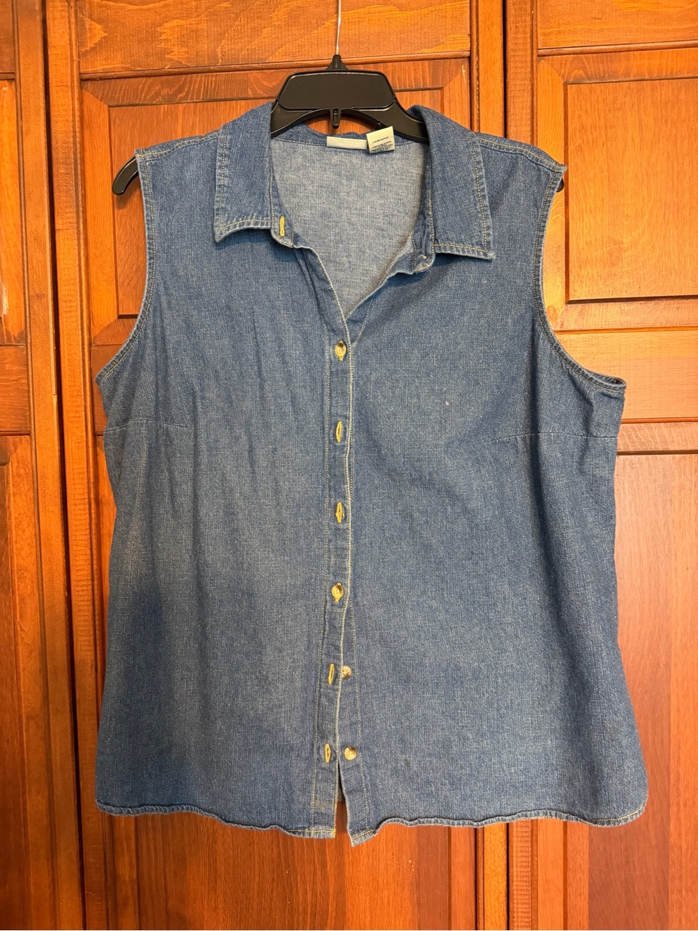 Cherokee Sleeveless Denim Button-Down Shirt - Blue